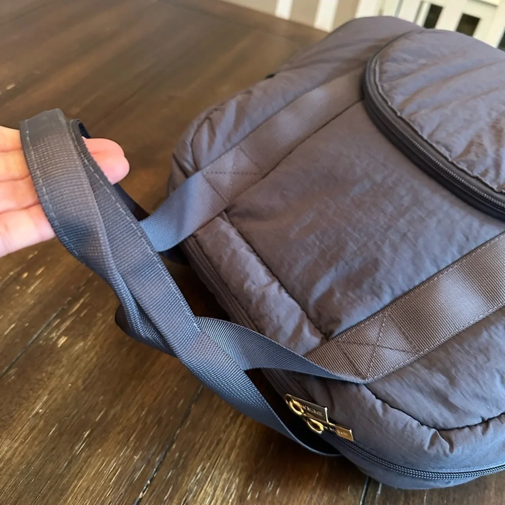 Isaac Mizrahi organizer bag